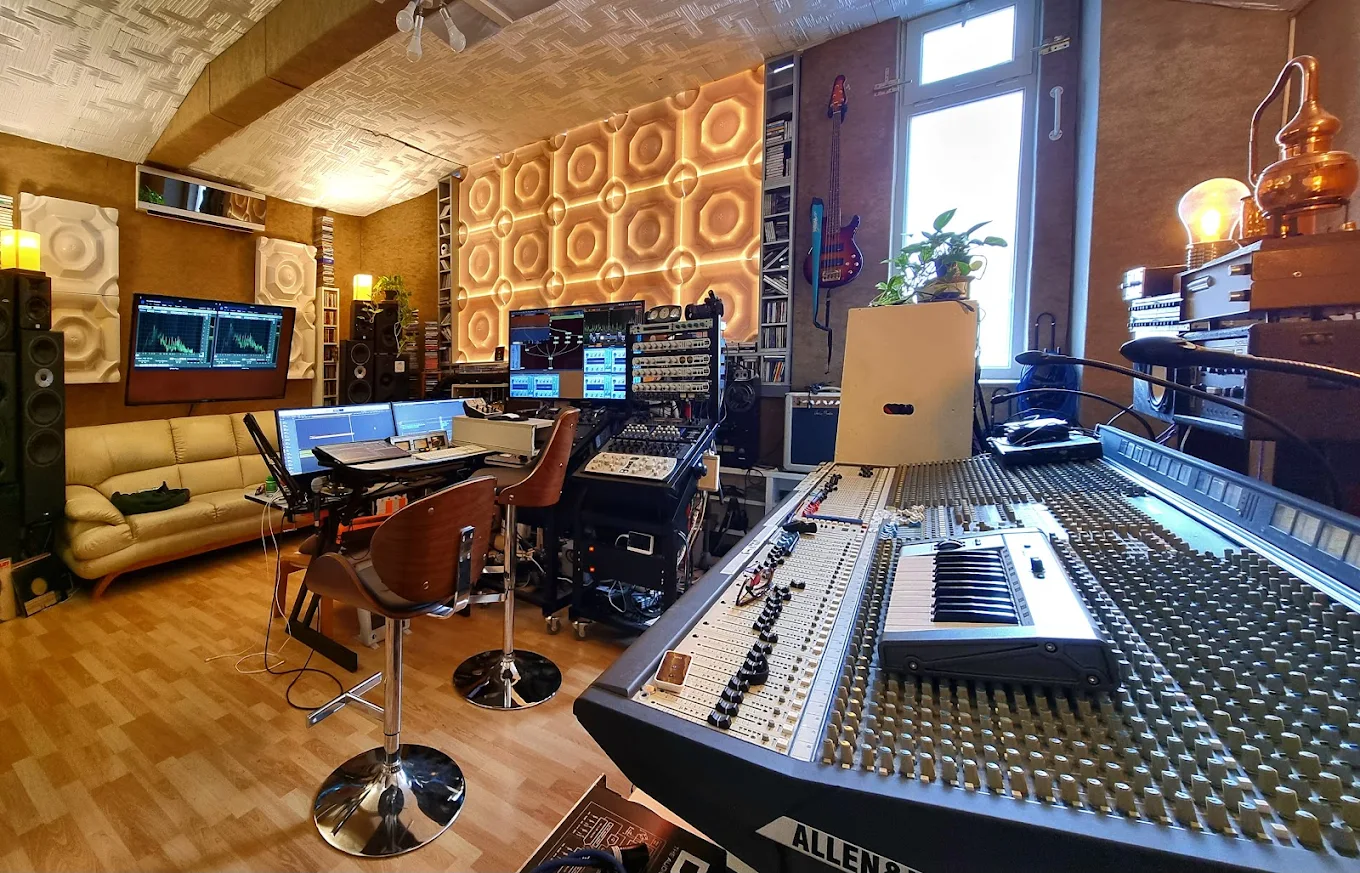 Sala de control del estudio de grabación en Bilbao, Euridia.