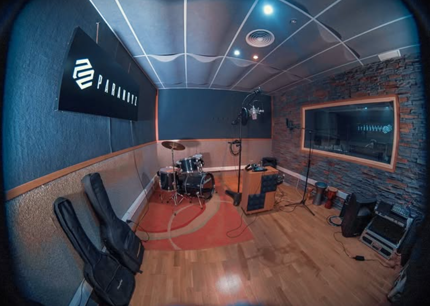 Sala de grabación del estudio Paranoyz Music en Valencia.