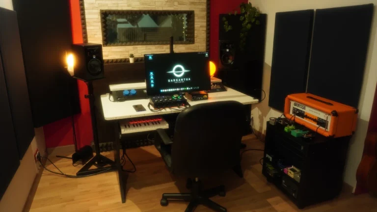 Mesa de control en el estudio de grabación Gargantua Estudios, Murcia.