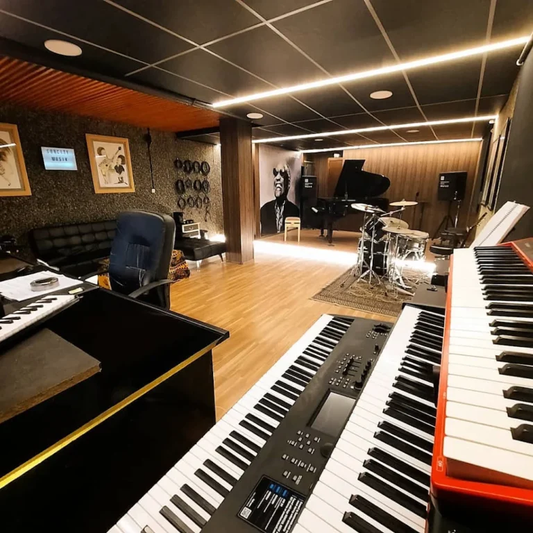 Sala de grabación del estudio Suncity Music, Murcia.
